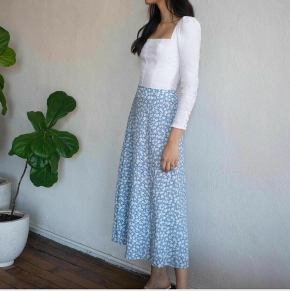 Reformation Zoe Skirt in Azzurro Light Blue White Floral Midi Slit High Rise - Picture 6 of 16